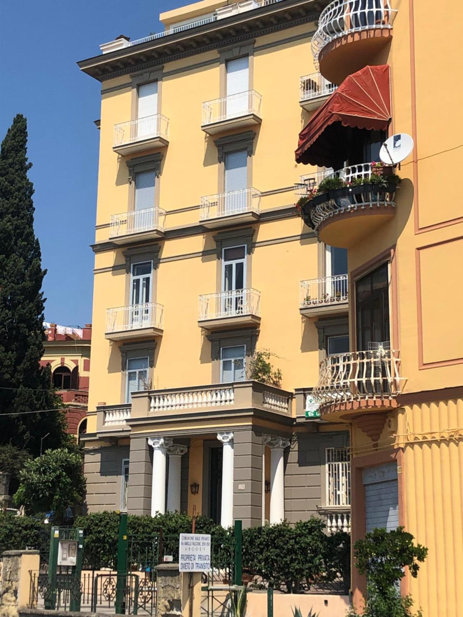 Vomero Guest House Nápoles Exterior foto